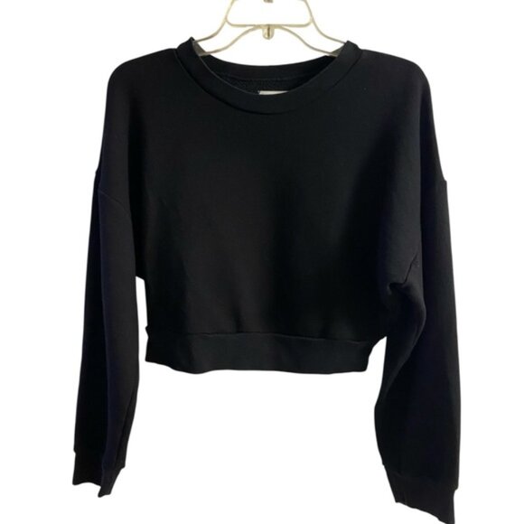 Reformation Tops - Reformation jeans black cropped sweatshirt crewneck slouchy Small